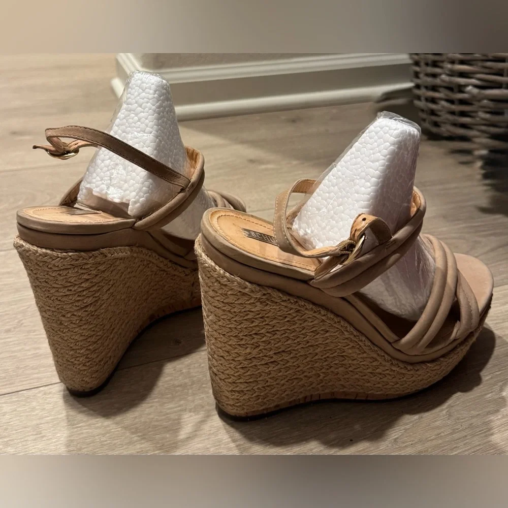 Elegant Tan‎ Wedge Sandals